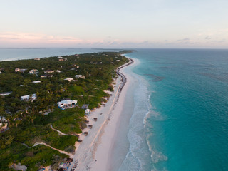 Fototapeta na wymiar Bahamas Beach morning