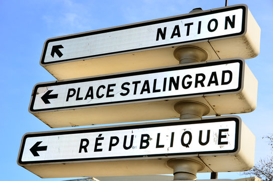 panneau indicateur &agrave; Paris