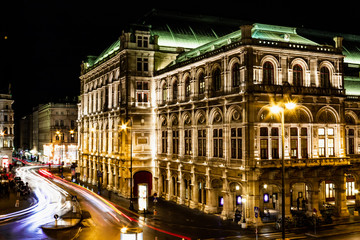 Fototapeta na wymiar Wiener Staatsoper-Teatro dell'Opera di Vienna