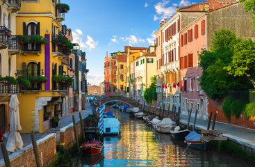 Obraz na płótnie Canvas Motorboats in Venice