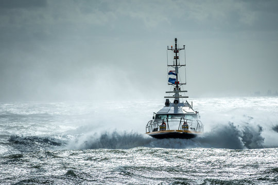Pilot boat in Storm