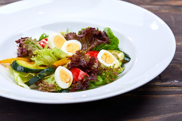 vegetable salad with egg