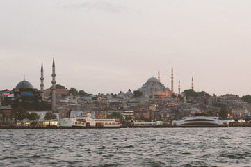 Obraz premium Sunset over blue mosque in istanbul