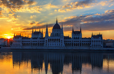 Fototapeta na wymiar Hungarian Parliament in Budapest at sunrise