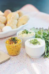 Selbstgemachte Dips zum Frühstück