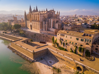 Aerial view of Historic Cathedral in Palma de Mallorca - obrazy, fototapety, plakaty