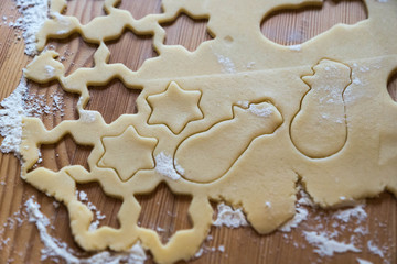 Christmas cookies dough and cookie cutter autentisch
