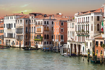 Fototapeta na wymiar morning venetian canal