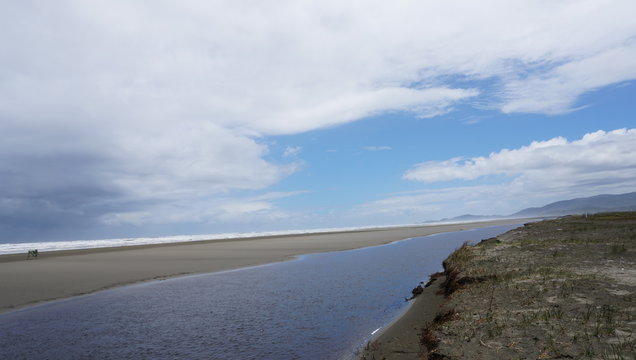 arrollo frente oceano