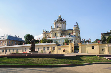 Fototapeta na wymiar Ancient architecture in the center of Lviv