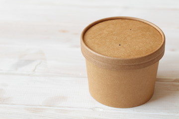 Kraft paper soup bowl with lid