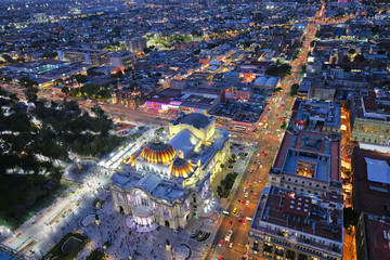 Obraz premium Mexico City, Mexico-10 December, 2018: Panoramic view of Mexico City from the observation deck at the top of Latin American Tower (Torre Latinoamericana)