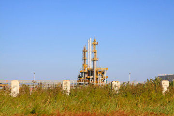 Fototapeta na wymiar oil refinery equipment