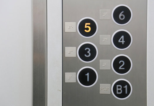 Push button for the number of floors with the indication of Braille of the elevator