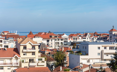 ARCACHON (Bassin d'Arcachon, France), vue sur les toits