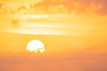 Fototapeta premium Sky orange light And the big sun is falling