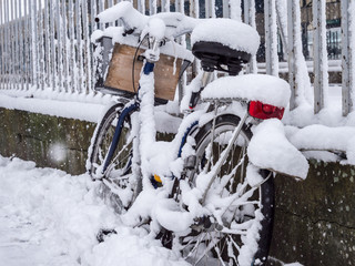 Fahrrad im Schnee