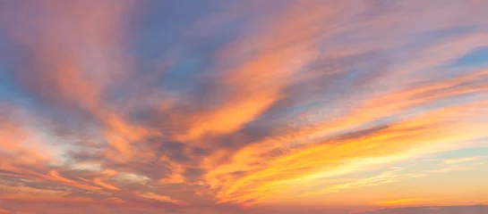 Deurstickers Hemel Panoramische zonsopganghemel met kleurrijke wolken
