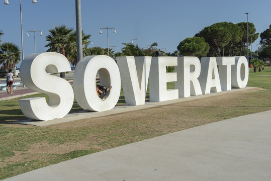 Italia Calabria Città di Soverato la scritta gigante