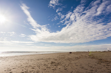 Giornata di sole d'inverno sulla spiaggia