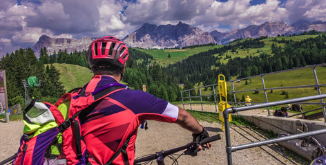 rower górski, kask rowerowy, Włochy, Italia, Sella Ronda, góry, krajobraz widoki, podróże,...