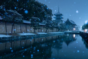 Photo sur Plexiglas Kyoto Temple Toji avec de la neige, Kyoto, Japon.