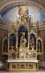 Fototapeta na wymiar Main altar in the church of Saint Matthew in Stitar, Croatia