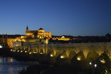 ponte romano Andalusia di notte