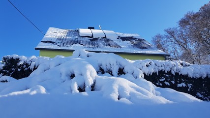 Vereiste Dachfläche im Winter