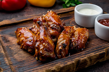 chicken wings in barbecue sauce