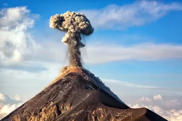 Gordijnen Erupting Volcano, big:surname.xmstore © Ingo Bartussek