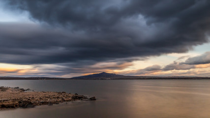 Embalse de Santillana, situado en Manzanares el Real (Madrid), forma parte del Parque Regional de la Cuenca Alta del Manzanares.
