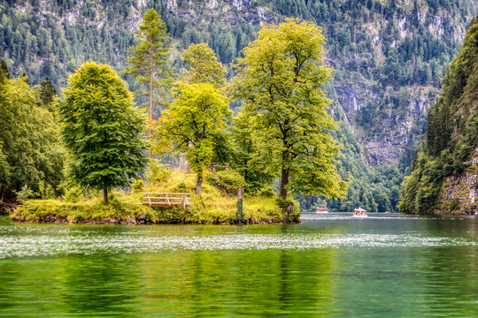 Blick vom Schiff &uuml;ber den K&ouml;nigssee zur Insel Christlieger
