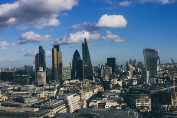 Fototapeta na wymiar London skyline on a little cloudy day
