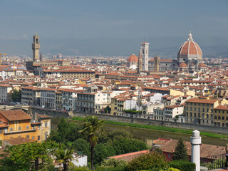 Fototapeta na wymiar Florence skyline and the Arno river