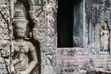 Fototapeta na wymiar Theravada buddhist statue in Siem Reap Park Cambodia