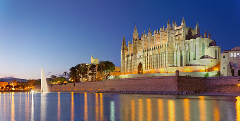 Palma de Mallorca - The cathedral La Seu at dusk.