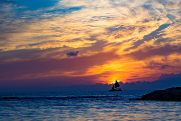 Fototapeta na wymiar Sail Boat Sunset