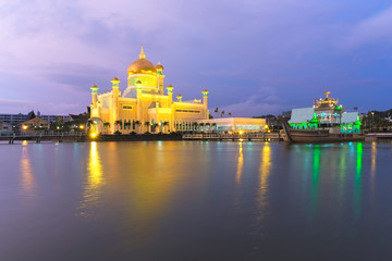 Obraz premium Sultan Omar Ali Saifuddien Mosque in Brunei