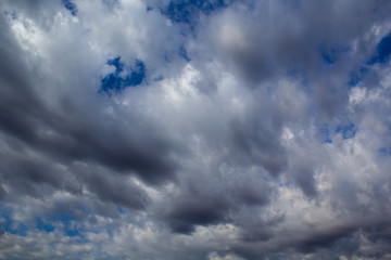 grey clouds on daytime and blu sky.