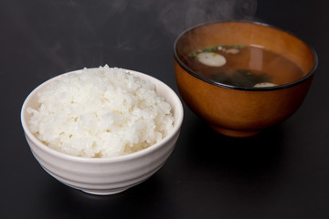 日本の定番白米とお吸い物