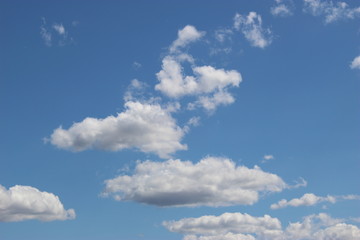Nuages dans le ciel (cumulus) 1
