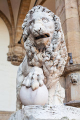 Florence lion statue at the Loggia dei Lanzi in Palazzo Vecchio, Florence. Lion Medici, Firenze landmarks