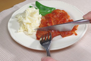 ポークソテーをトマトソースで