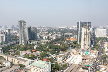 Fototapeta na wymiar BANGKOK, THAILAND - Jan 31 : BTS Skytrain or The Bangkok Mass Transit System running on sukhumvit line on Jan 31, 2019 in Bangkok. BTS Route has been designed to help people discover Bangkok easily