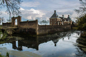 Obraz premium Schloss Amerongen Niederlande - Wasserschloss