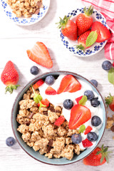 muesli with yogurt and berry