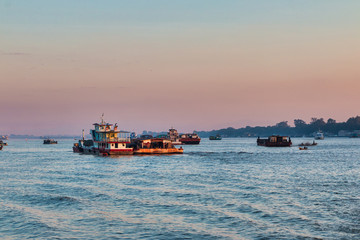 Morgens auf dem Irrawaddy