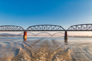 Naklejka premium Brücke über den Irrawaddy