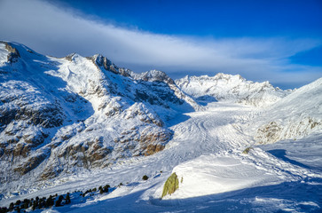 Schnee bedeckter Aletschgletscher